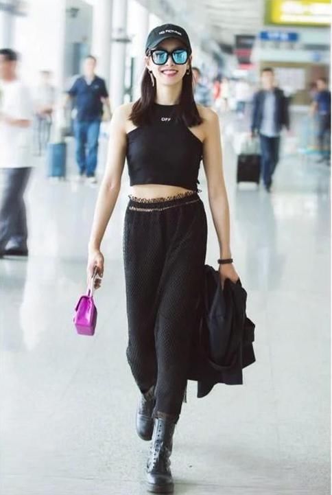 罗志祥女友周扬青38度穿毛衣，看她照片都觉得热