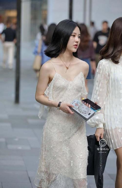 路人街拍, “睡衣”出门, 好看任性