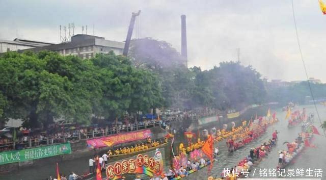  【内衣】广东这座小镇被称为“中国内衣之都”，城建跟地级市差
