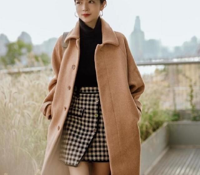  『博主』初春长大衣不清楚如何搭配？跟随三木时尚博主那样穿，显年轻气场美极了