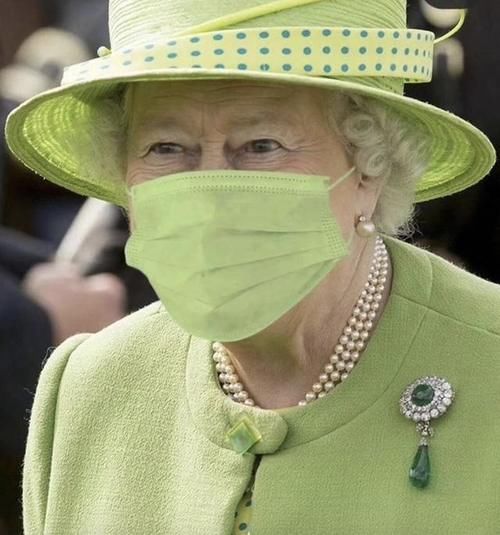  [气质]英国女王教你什么叫时尚？尽管在疫情非常时期也有不一样的时尚