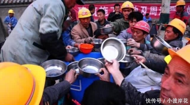农民工”薪水“不高，为何吃饭却顿顿少不了啤酒？真实原因太心酸
