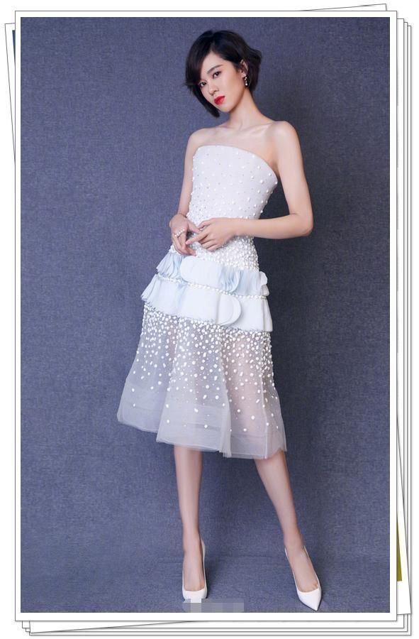 郁可唯放飞自我!穿阔腿裤配人字拖，网友:这腿真不像168的身高