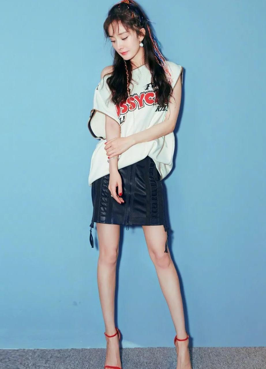 沈月被嘲“娱乐圈最丑女明星”！肩宽、腿粗真的没救了吗？