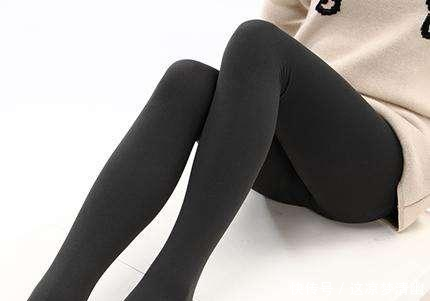 女生穿了打底裤, 里面到底还需要穿内裤吗