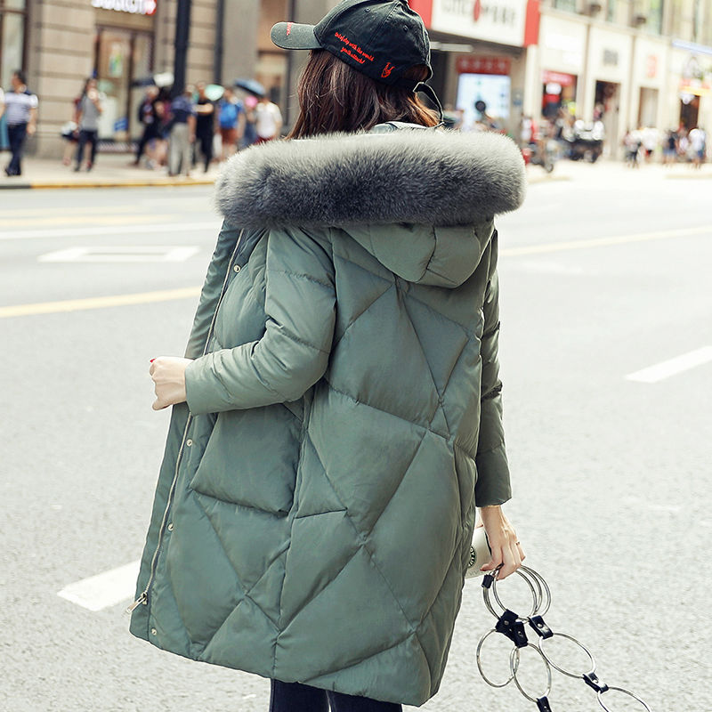 冬季还买死贵的皮草?今年流行穿羽绒服，保暖又洋气