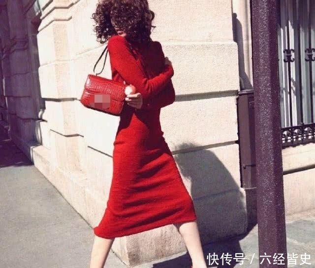  『爆炸』刘雯时尚大片曝光 爆炸头红裙演绎时髦女郎