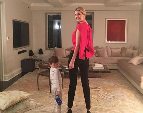 伊万卡在家带孩子都穿着高跟鞋，国外女性都这样吗？