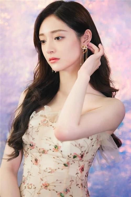  适合：这5款圆脸女生最适合的发型，甜美可爱，再也不用担心脸胖显大了