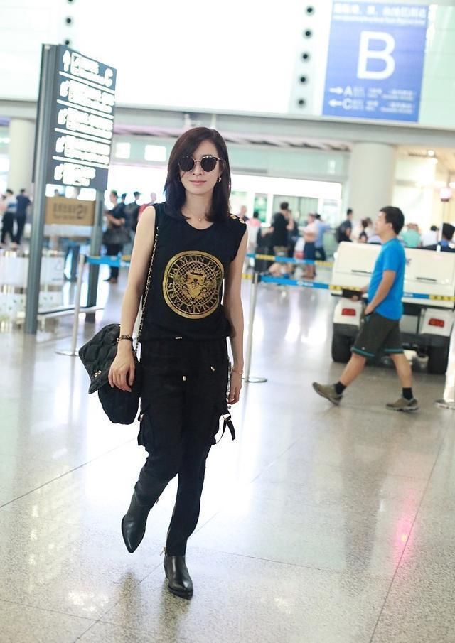 TVB出道的女星，鞋子就是她们的雷区，“娴妃”佘诗曼也中招了!