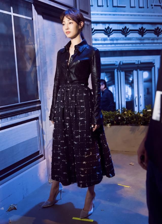 白百何穿蕾丝裙玩性感，却被吐槽“没有腰”网友：这就尴尬了！