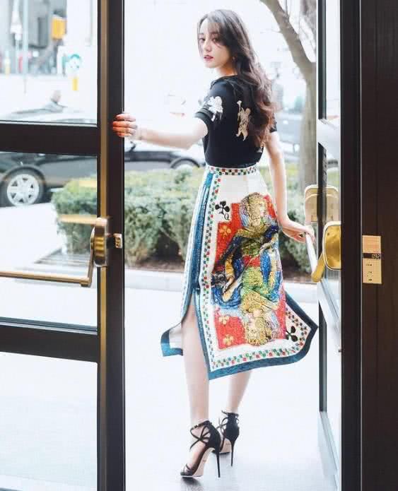 有一种高跟鞋叫热巴的鞋，网友:一般人真驾驭不了!