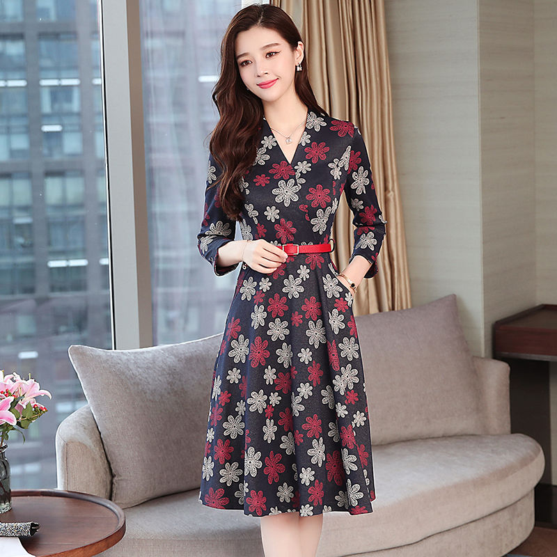 以前入秋，老婆总穿上衣+长裤，现在越来越会了，换这裙美瞎我眼