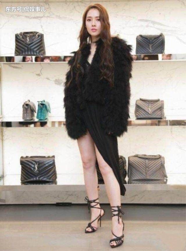 郭碧婷豁出去了!为秀长腿不慎露出内裤，网友:别遮了都看光了!