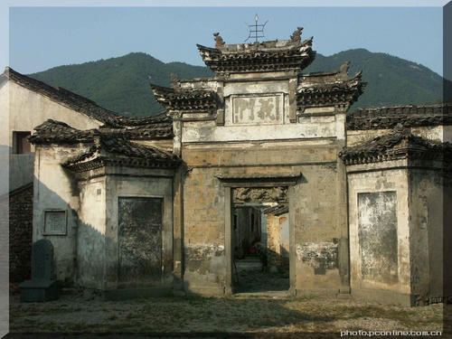 江南保存最好的古镇也就是这里了，古韵古风，风景如画