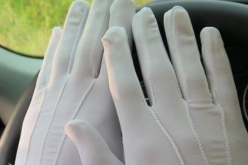 在泰国旅游时，为什么不能接“白手套”，看完这个你就知道了！