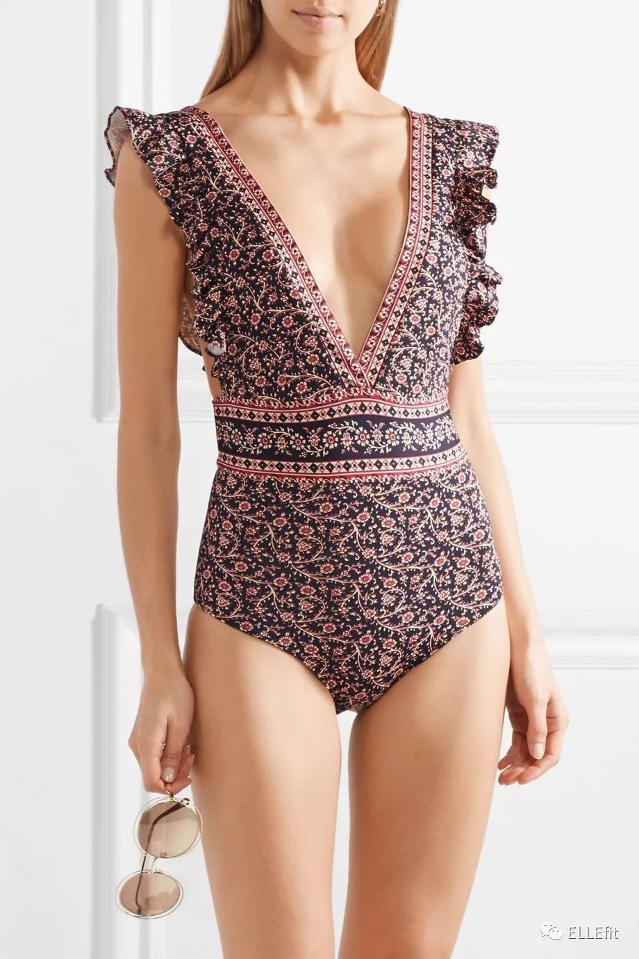 显胸大、遮腿粗、藏小肚子，转发这件泳衣能让你C位出道