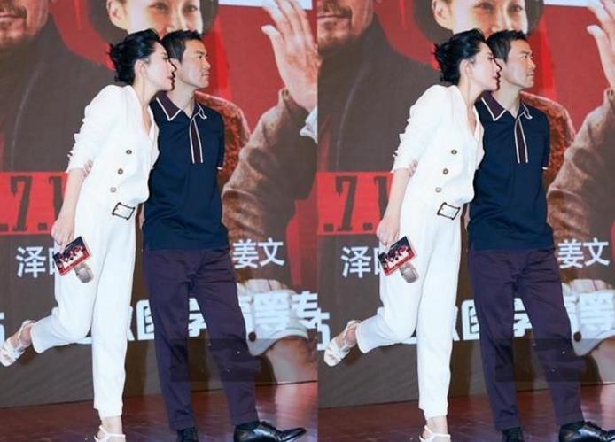 49岁的许晴穿白色连体衣，不输28岁谭松韵，网友:这嫩装的厉害!