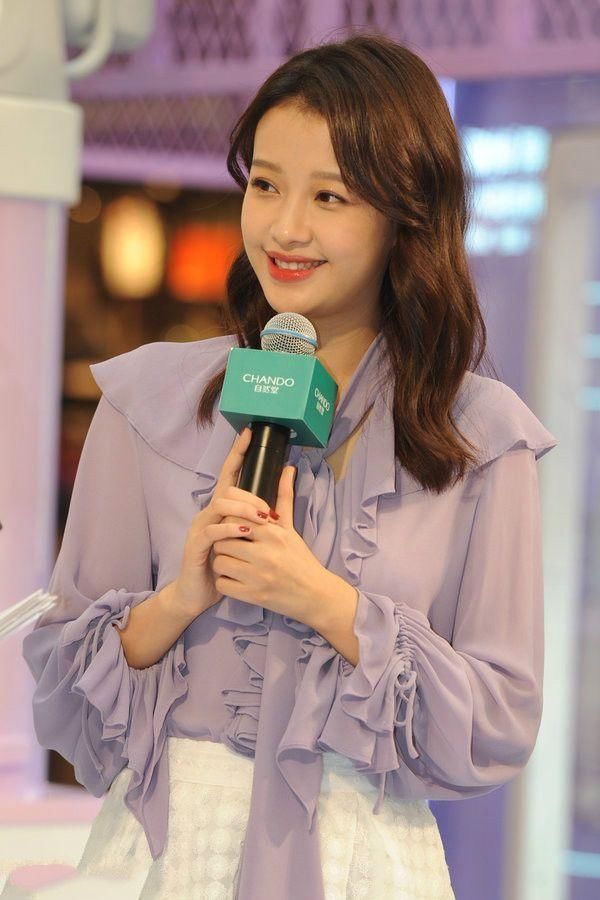 孙怡哪里像生过娃?腿细成两根针，体重不过90斤!