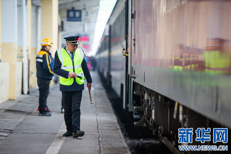  「次旅客列车」火车司机的春运首日