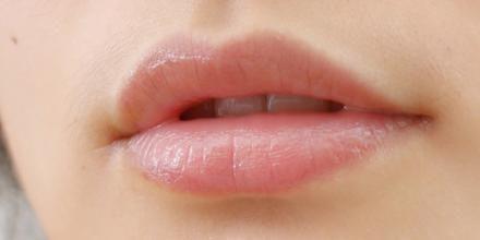 女人脸上的4个“特征”，有两个就是天生美女，出门素颜不用化妆