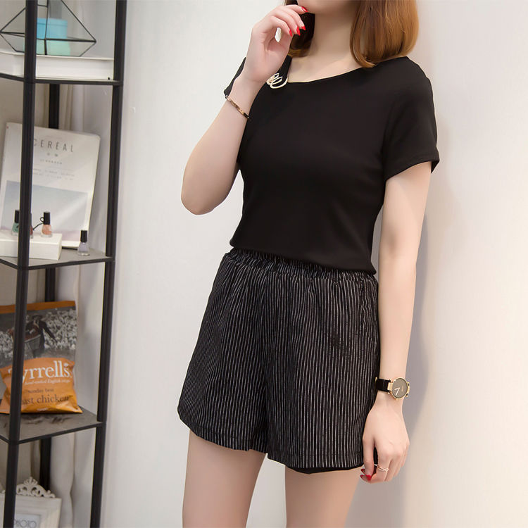 7月刚上架的“玩色”套装火了，比连衣裙凉快，比火鸡装洋气，美