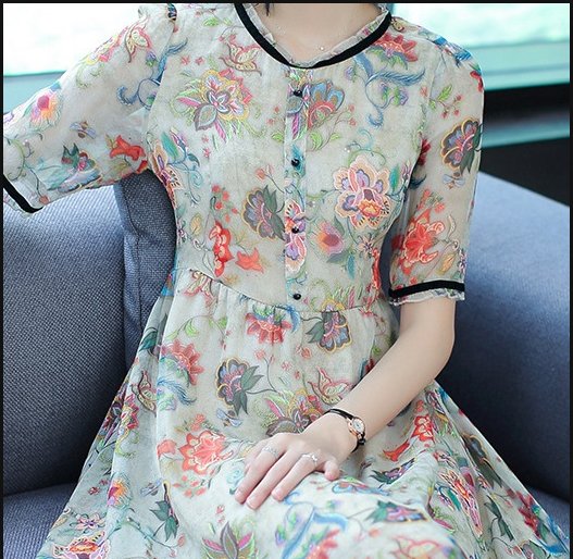 天!47岁老婆真会穿!欧洲旅游，穿欧货裙+显嫩套装，比风景更美