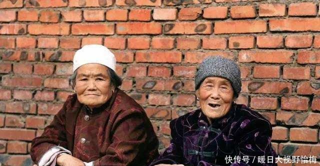 近年农村，“离别养老”怪象正上演，村村都有，农民该由谁来管