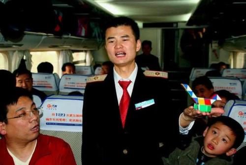  #火车#火车上为什么会有推销员，他们到底是什么人呢？网友：长