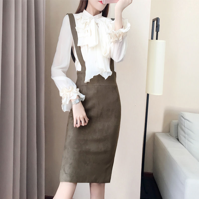 小香风套装才叫时尚,看着都不舍得眨眼睛,显嫩漂亮很吸睛