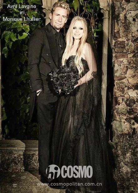 时髦办｜这位法国造型师穿衬衫结婚了，让我想起了赫本的头巾