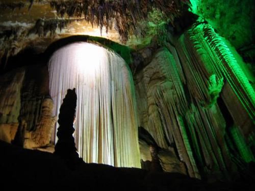 世界最大的洞中寺院在贵州，景区投资40亿，门票150元！