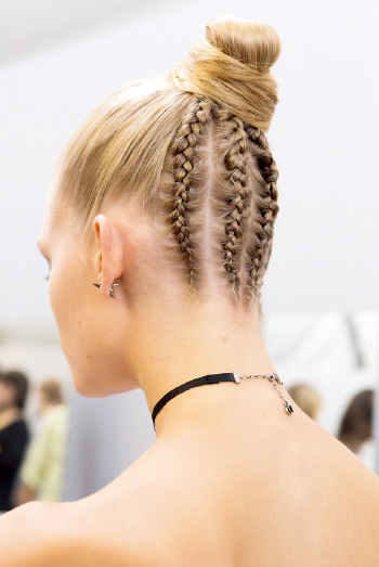 抬起高贵的头 护颈护肤抵御皱纹