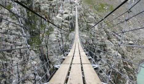 世界上十大最惊险的桥梁，一起来看看吧！