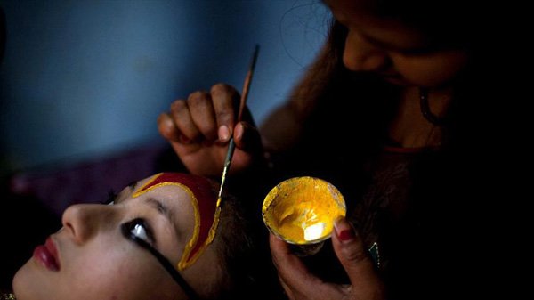 奇闻：尼泊尔漂亮的“活女神”，在位时万人朝拜，网友：结局太惨