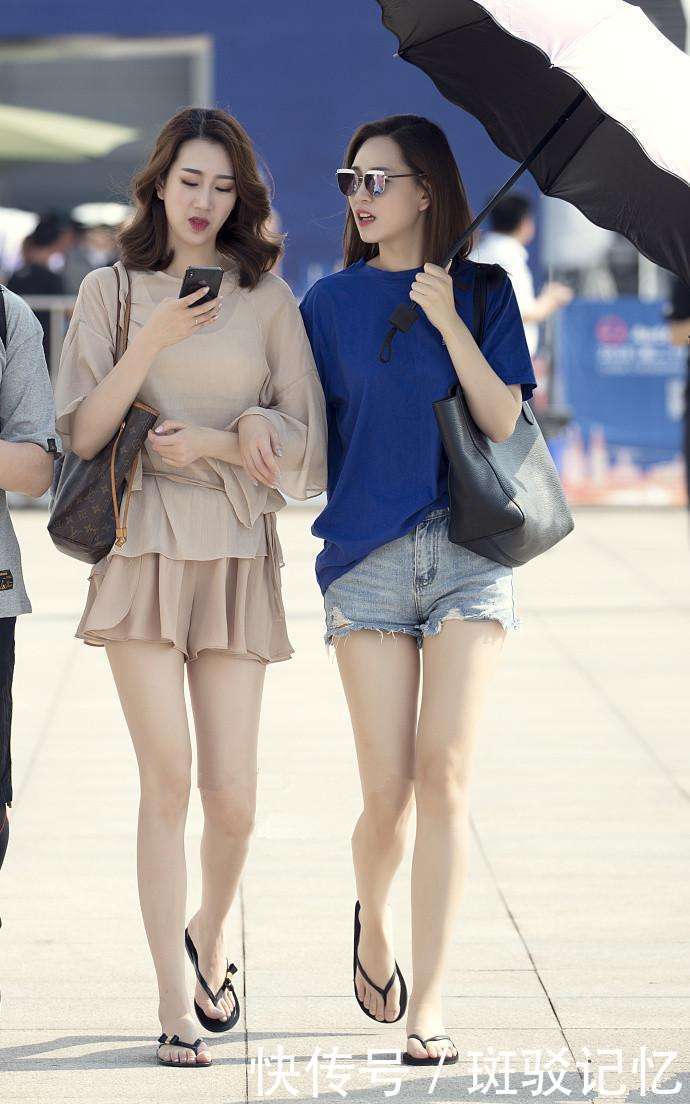 街拍：粉色装扮的美女满满的少女心，图六优雅小姐姐高跟鞋很漂亮