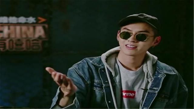 明星就必须哑巴吃黄莲?吴亦凡霸气回击造谣者，索赔50万名誉损失