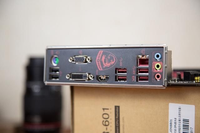 2018台北展AMD和intel都在憋大招,我们怎么办