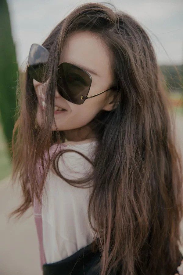 好看| 倪妮素颜扮男装依旧貌美!和精修图无差的好肤质该如何养成?