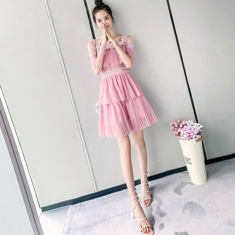 小个子小姐姐这样穿裙子，自带淑女气质，清新靓丽又显白！