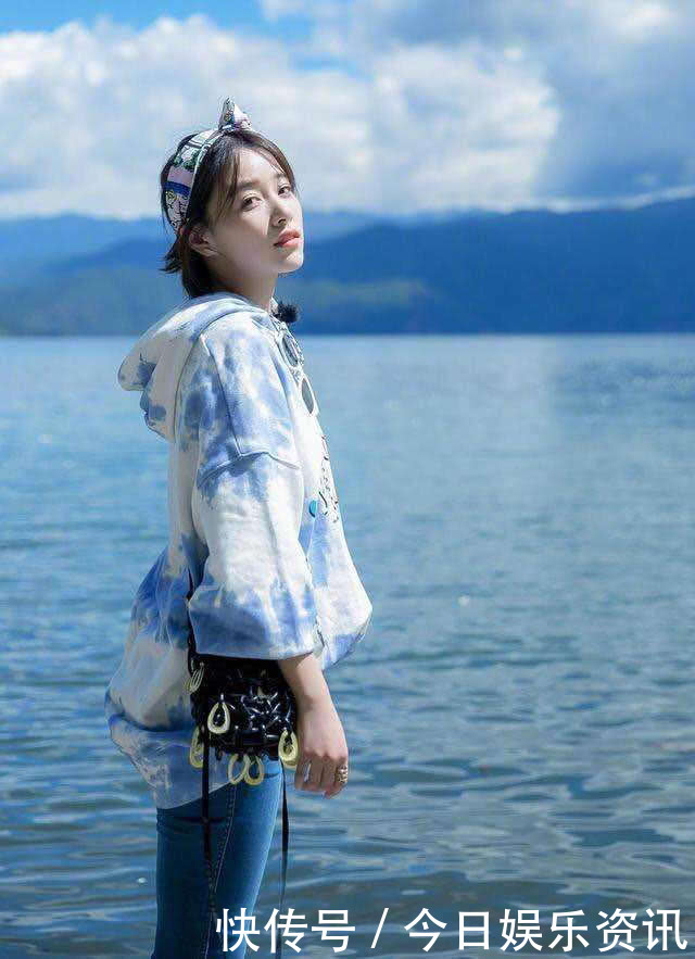 单身后的阚清子变成这样，镂空上衣配短裤，时尚性感大变样！