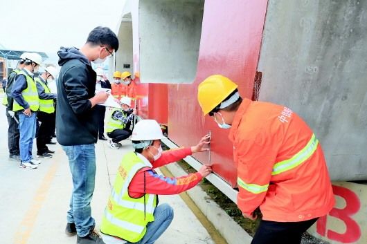  「山南」贵南客专贵州段5标独山南制梁场通过检验