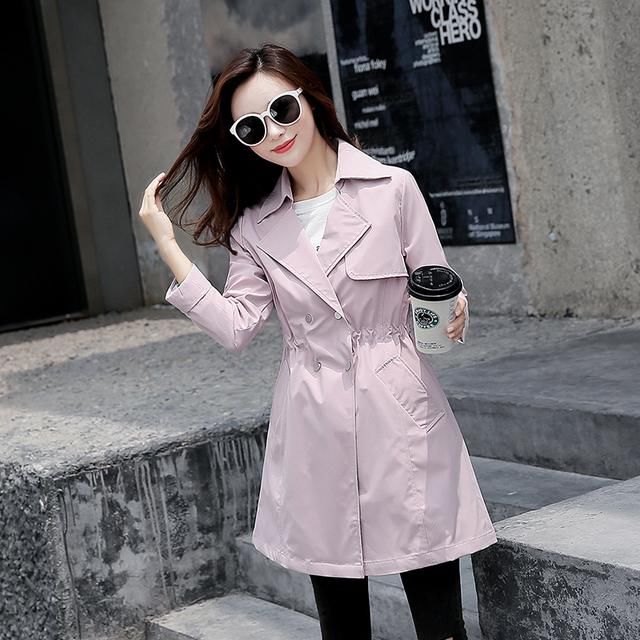 十件皮草,也不及这一件风衣显气质,适合7080女人穿,美翻天