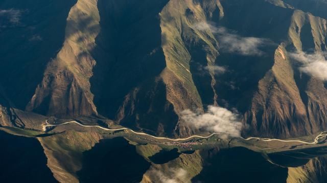 航拍西藏！高空镜头下的西藏震撼风光