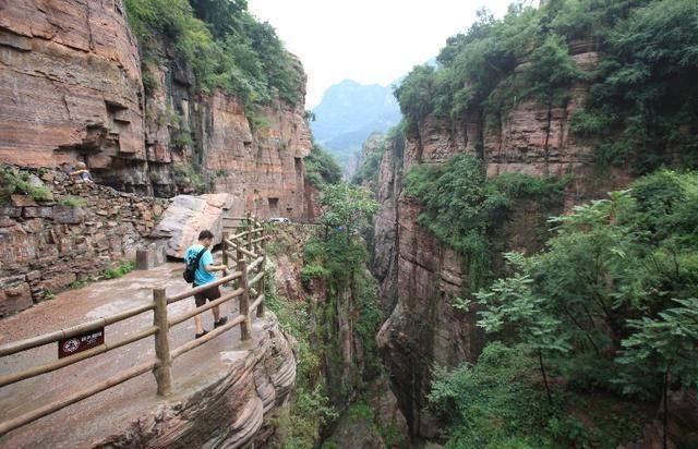 从人山人海到游客稀少, 5元住宿都没人来, 游客经历了什么