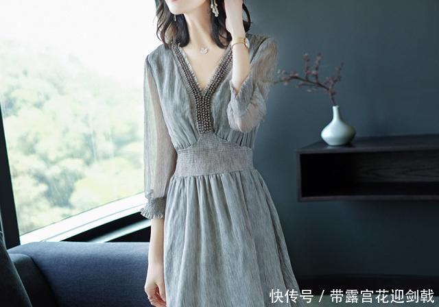 三十岁女人穿的连衣裙,就该这样