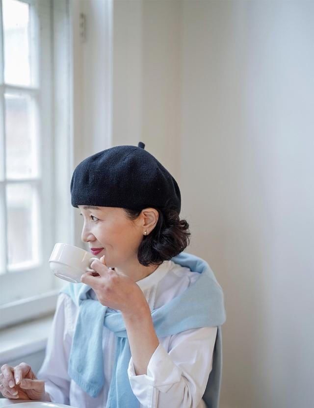  中年@女人到了中年，放弃牛仔裤配卫衣！学三木妈妈这样穿