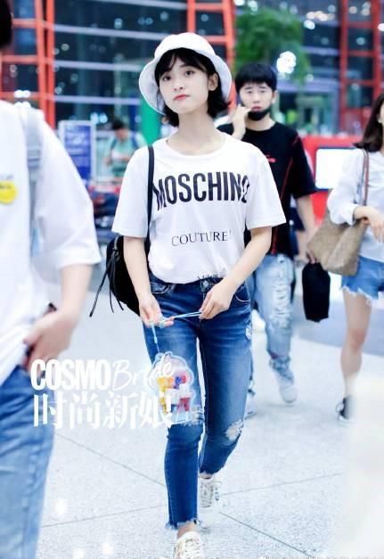 160沈月和159鞠婧祎同穿牛仔裤，终于明白身高和比例哪个更重要了