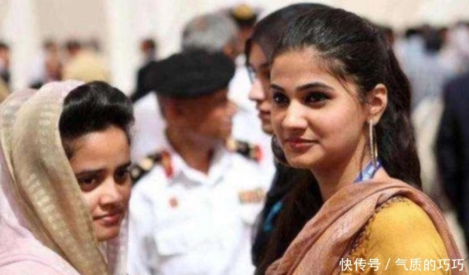 中国游客去巴基斯坦旅游，遇到当地美女向你摇头，得知原因笑了