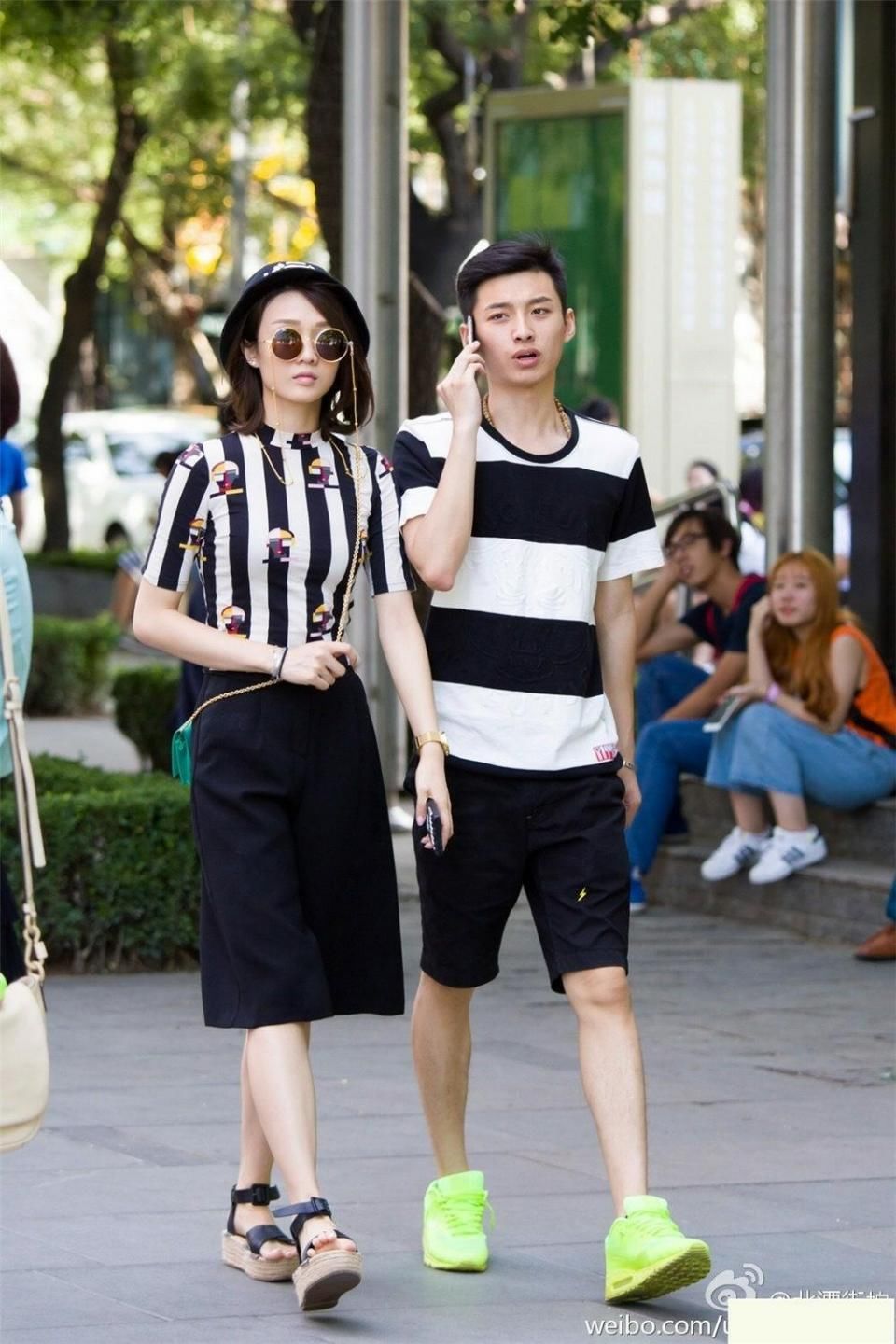 街拍三里屯时尚靓丽的姑娘